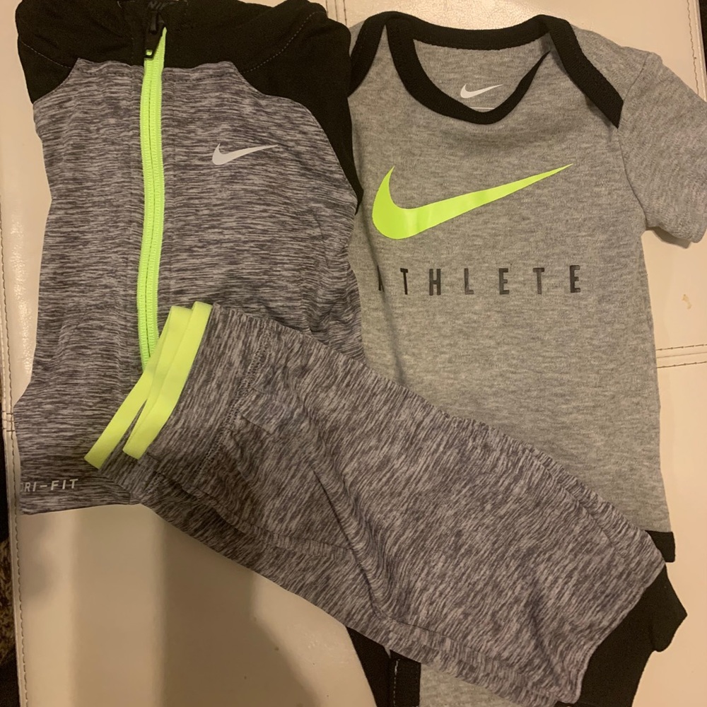 3 piece Nike sweat suit